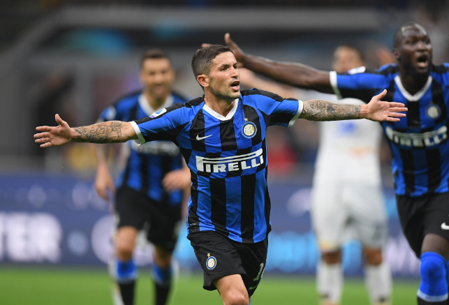 意甲最新积分战报 又是1球小胜！AC米兰3连胜 超国米那不勒登顶（最新意甲积分榜：AC米兰再以一球险胜取三连胜，反超国米那不勒斯登顶）