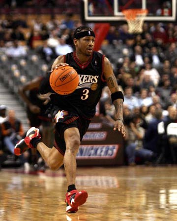 区域防守在足球战术中有什么作用，现在跟原来有哪些不同？（足球战术中的区域防守：作用解析与演变对比）