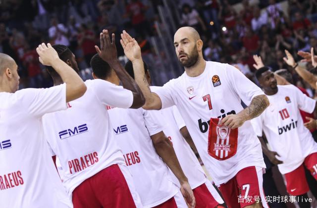 曼城斯特林梅开二度击败热刺（斯特林双响，曼城力克热刺）