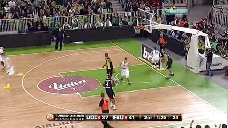 欧文快攻压哨上篮，全场沸腾（欧文压哨快攻上篮，引爆全场）