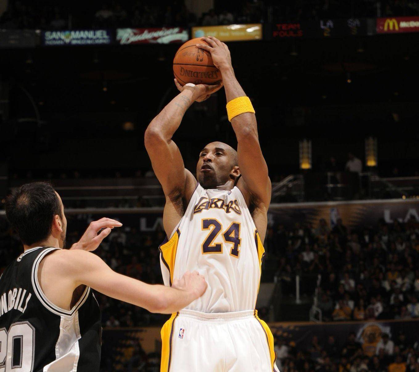 意媒：米兰希望魔笛能帮助推动卢宁加盟，皇马估价2500万欧（意媒：米兰盼莫德里奇出面促成卢宁加盟，皇马标价2500万欧）