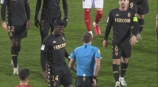 马卡报：伯纳乌将举行特别嘉年华，变身圣诞乐园！门票已售罄（马卡报：伯纳乌将上演圣诞嘉年华，化身冬日乐园，门票告罄）